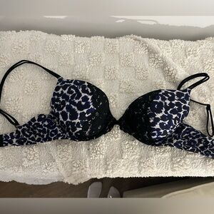 💛 bundle for -$3 Victoria's Secret purple blueish and Black Leopard Print Bra